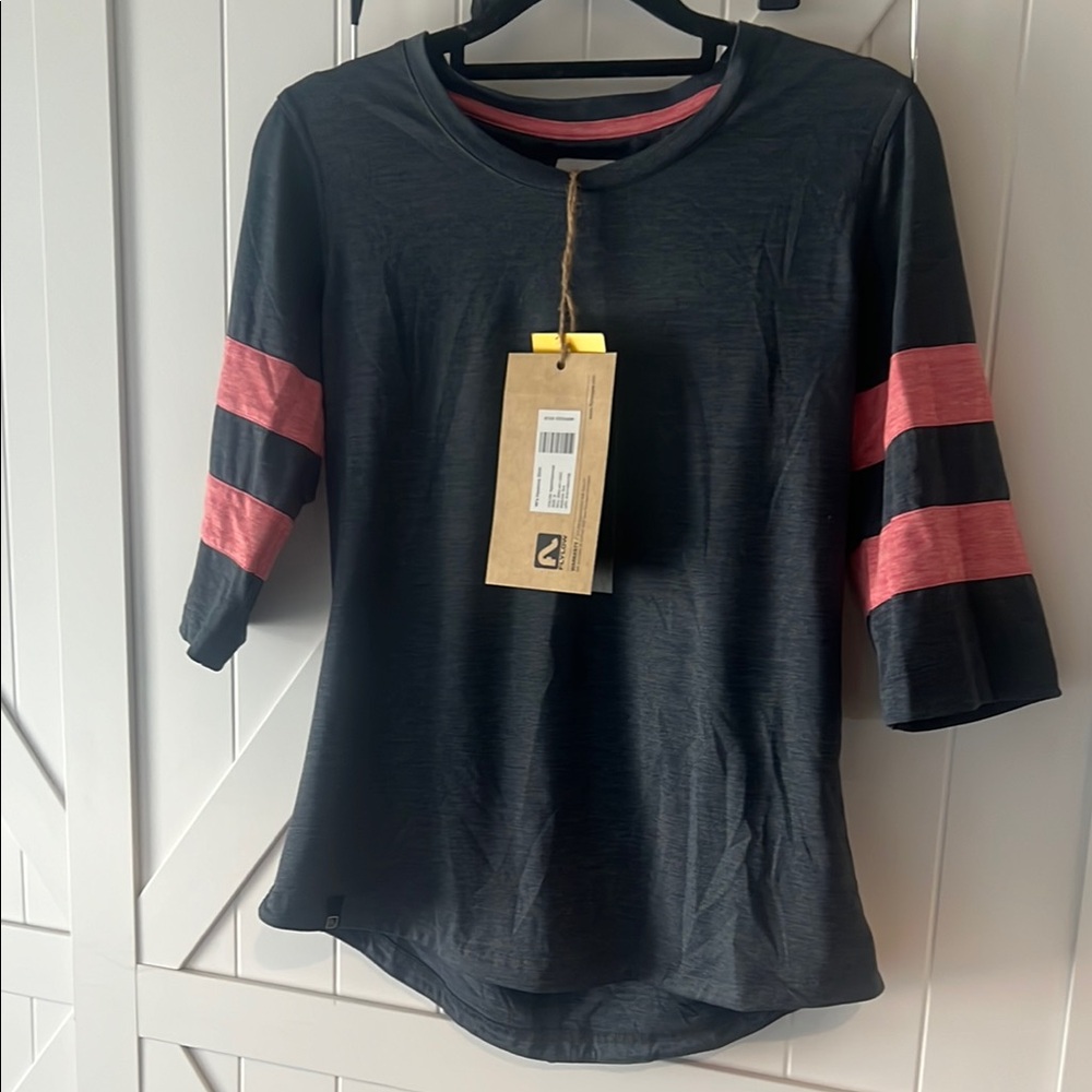 NWT Flylow Hawkin’s Shirt Size Small